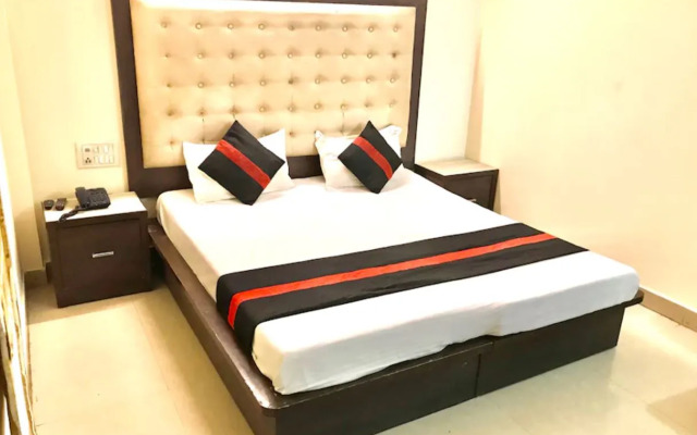 Vivek Hotel