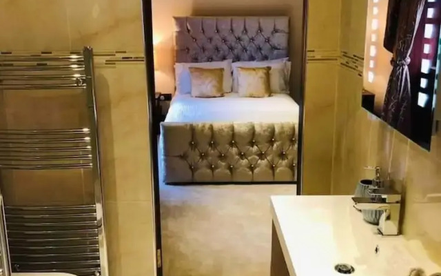 Beautiful 4-bed Villa in Glasgow