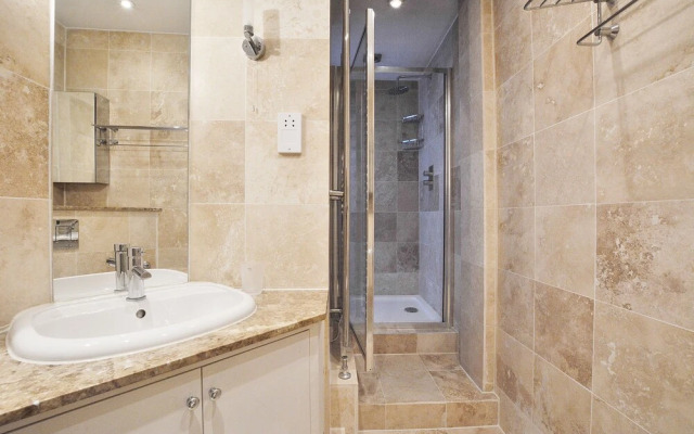 Rutland Gardens Apartment