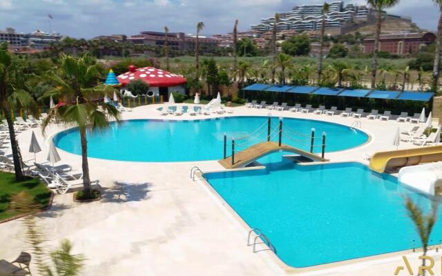 Aria Resort & Spa