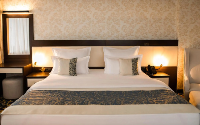 Malak Regency Hotel