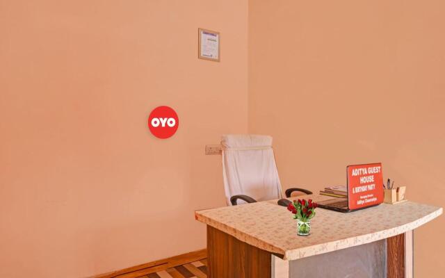 OYO Flagship 80598 Aditya Guest House