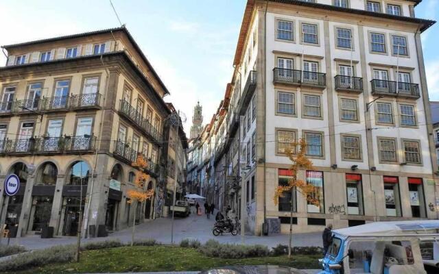 Oporto Delight 1 Luxury Apartment in Historic Center with Balcony Max 4 p