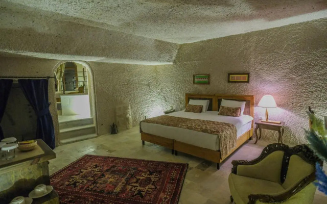 Kalsedon Cave Suites