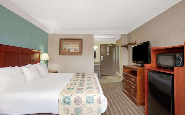 Ramada by Wyndham Houston Intercontinental Airport South