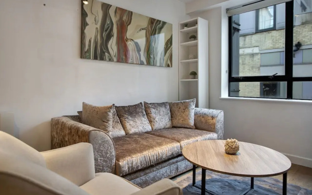 2-bed Apartment, Sleeps 4, Free Parking