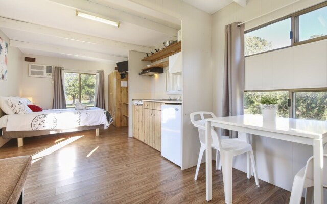 Serpentine Falls Park Home & Tourist Village