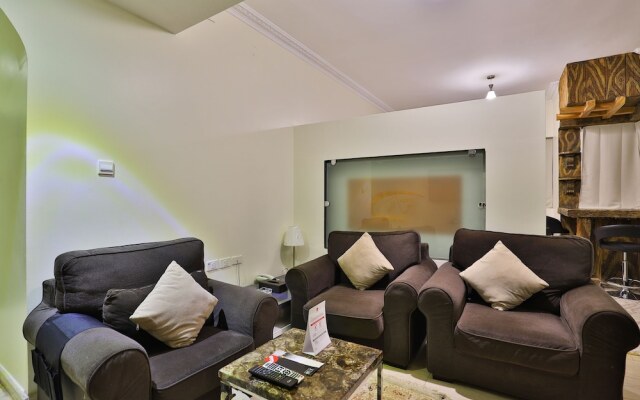 OYO 446 Mas Hotel