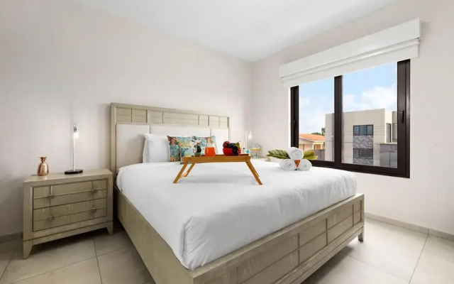 1BR Gold Coast Pools Tennis Gym Security