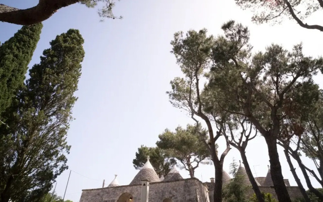 Trullo Bosco Selva Fasano by Typney