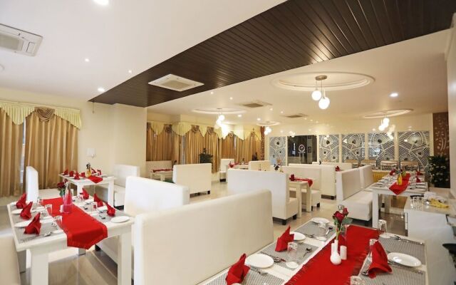 Oyo 9972 Hotel Kingfisher