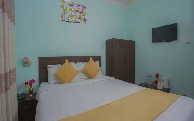 OYO 271 Hotel Golden Three