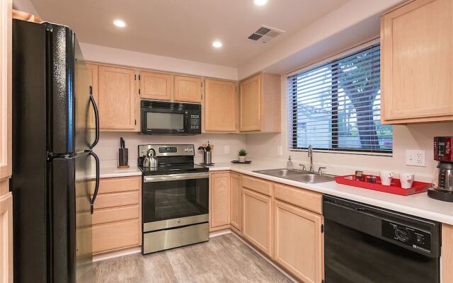 Home Suite Home 3 BR by Casago