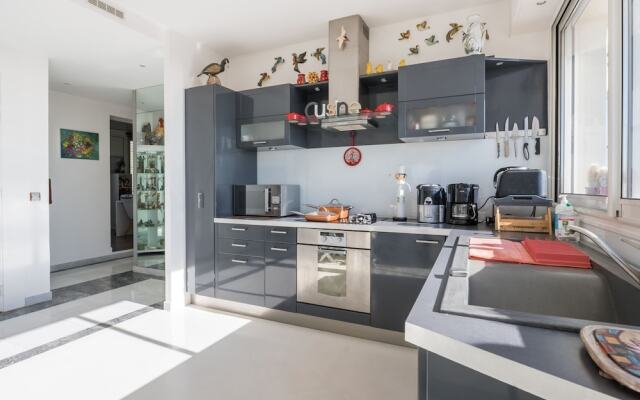 Elegant Apartment in Nice With Swimming Pool