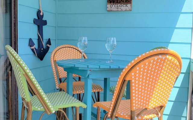 Lani Kai 109 by RedAwning