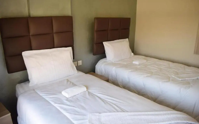 Baron Palace hotel suites
