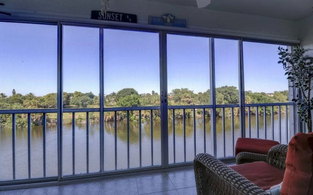 Spanish Cay A8 by RedAwning