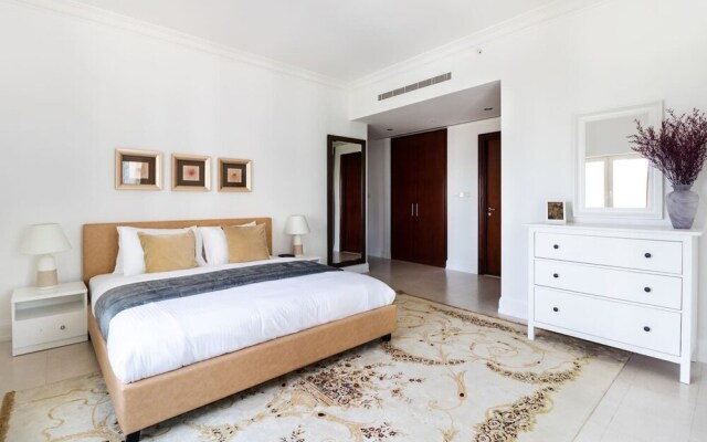 Elegant 3BR in Dubai Marina With Scenic Views!
