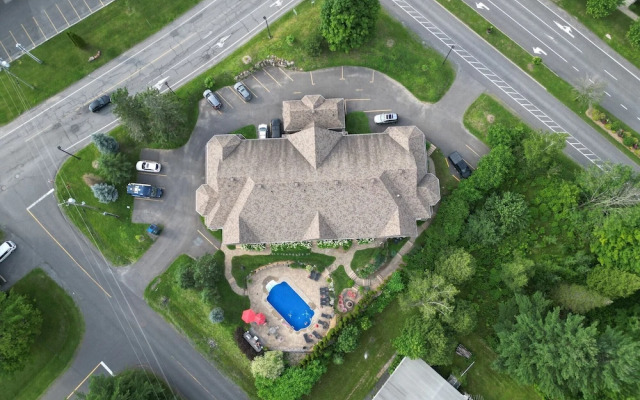 Champlain Condo 202