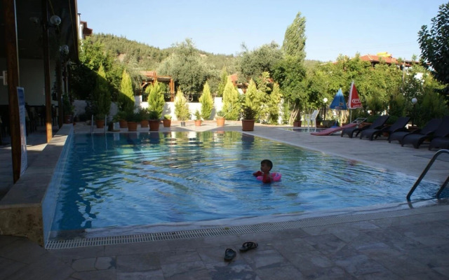 Dort Mevsim Hotel