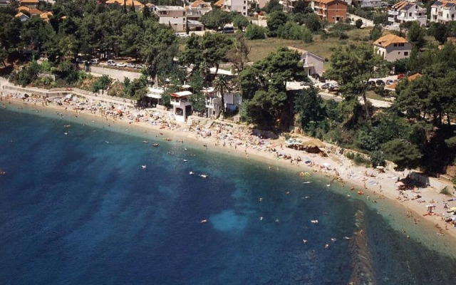 Boris - With Pool - A3