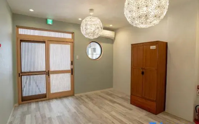 Nestay Inn Osaka Nanbakuromon