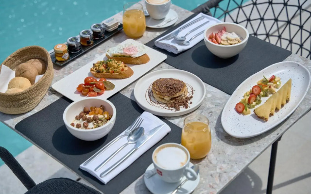 Alleys All-Suite Hotel & Spa