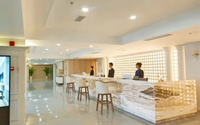 Qionghai Lake View Family Resort