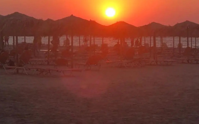 Marble Cool 2-bedroom Down Town Yard House