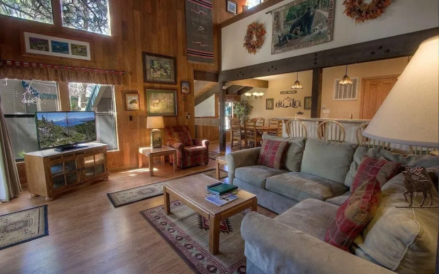 Bear Lake Hideaway 3 Bedroom Condo by RedAwning