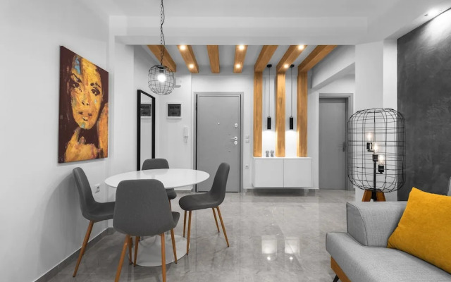 White and Wood Nilie Hospitality MGMT