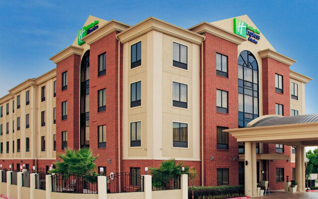 Holiday Inn Express Hotel & Suites La Porte, an IHG Hotel