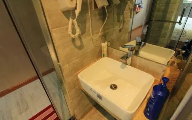 Weishang  Hotel（Nanyang railway station Xinhua City Square ）