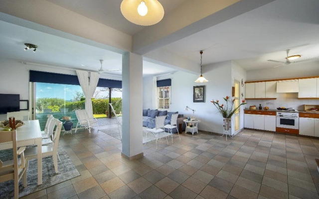 Sirina Waterfront House