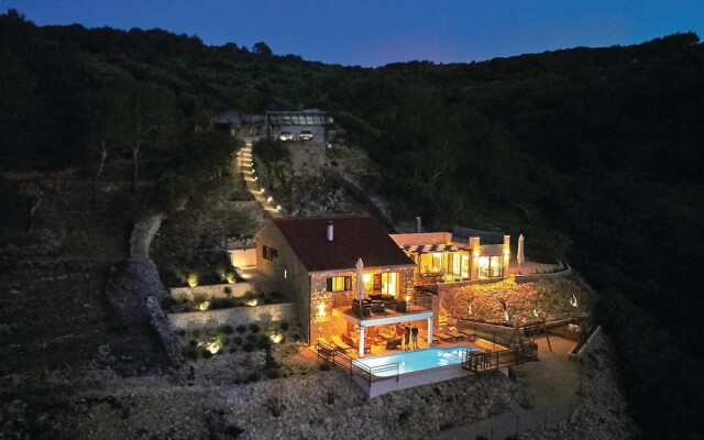 Stunning Home in Povlja With 4 Bedrooms, Wifi and Outdoor Swimming Pool