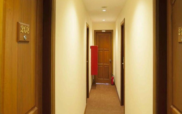 Royal Golden 9 Mile Hotel