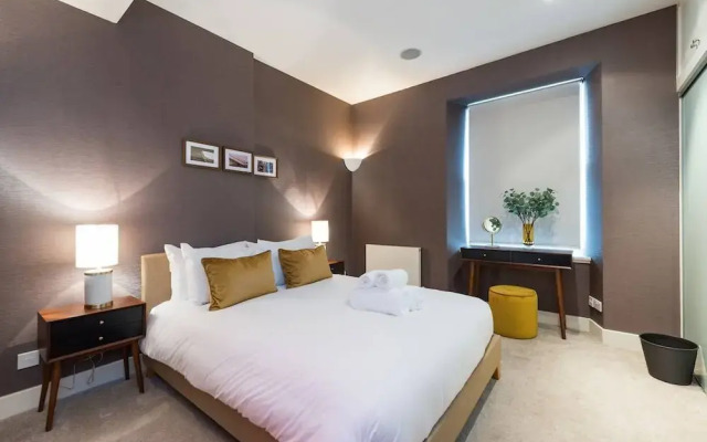 JOIVY 5-star Luxurious George Street Apartment