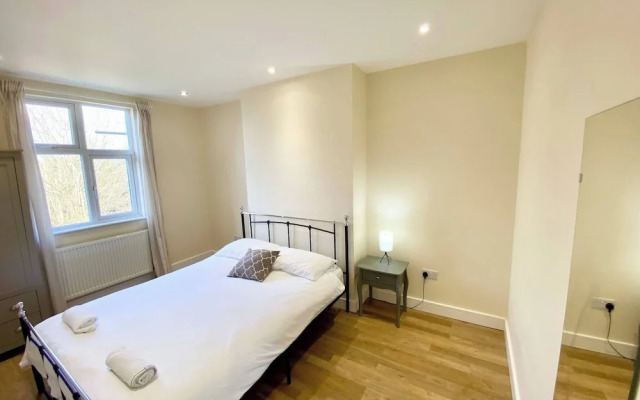 Stunning South Croydon Apartment - Relax in Style