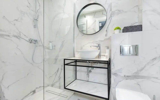 Azure Apartment Kołobrzeg by Renters