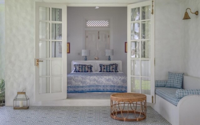Breathtaking Villa In 02 Acres Of Tropical Walled-in Gardens