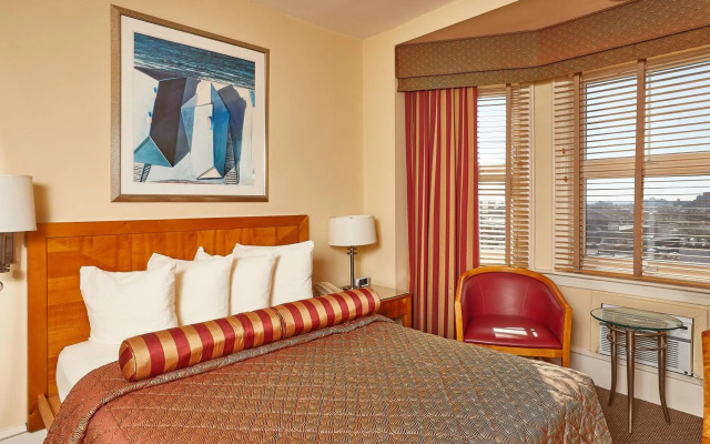 Alexander Inn