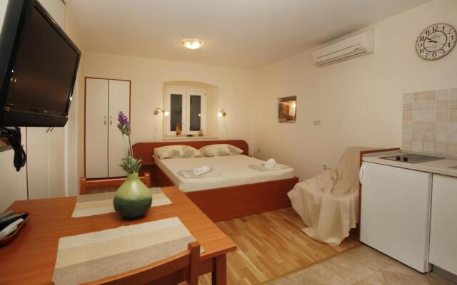Apartments Caralipeo