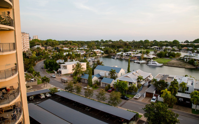 Cullen Bay Resort