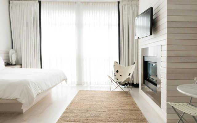 Bungalow Hotel