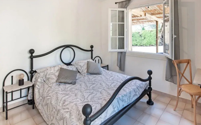 Riviera Hideaway for 2 Guests