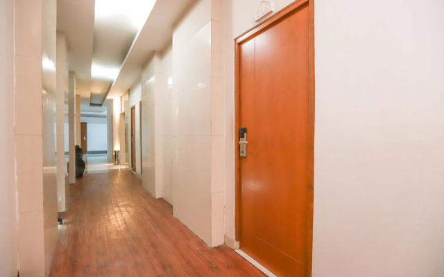 OYO 467 Penthouse Hotel