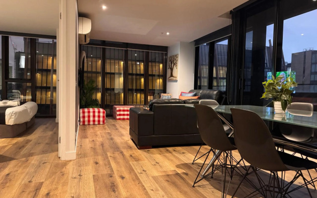 Aura on Flinders Serviced Apartments