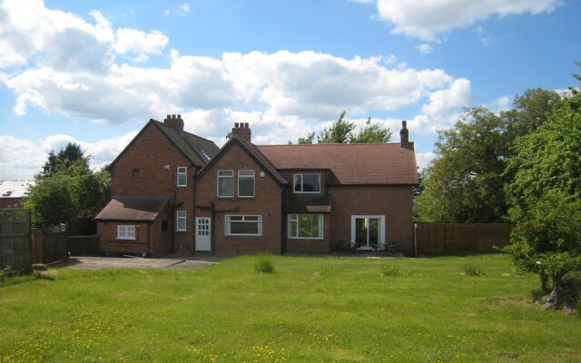 Arden Hill Farm House - Sleeps up to 16 - Snooker Table - HOT TUB