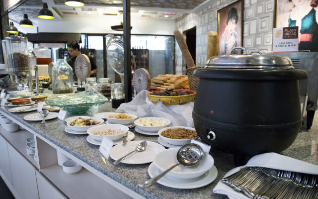 Le Grande Bali Hotel