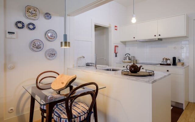 BOUTIQUE Rentals Flores Plaza